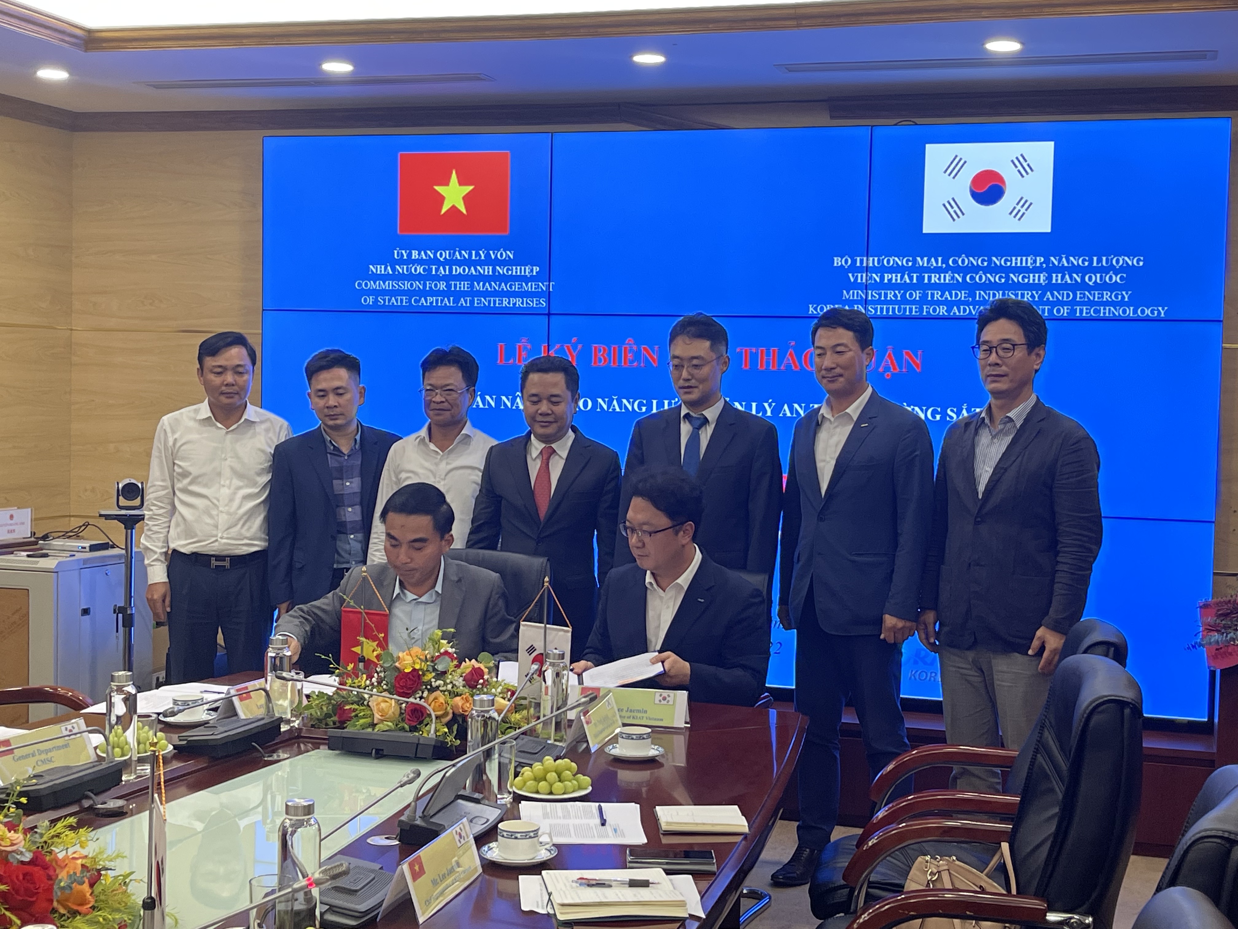 FB4BB053-9740-4708-86E6-3305AEF932B0