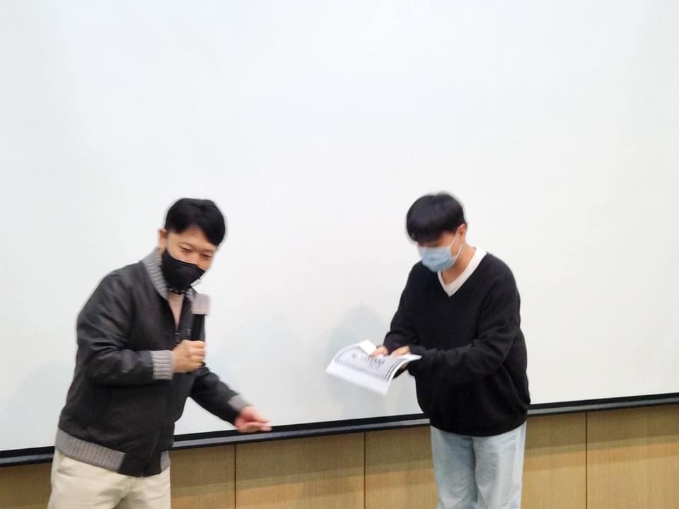 98225385-2B61-4375-BCC4-68BCAF97986E